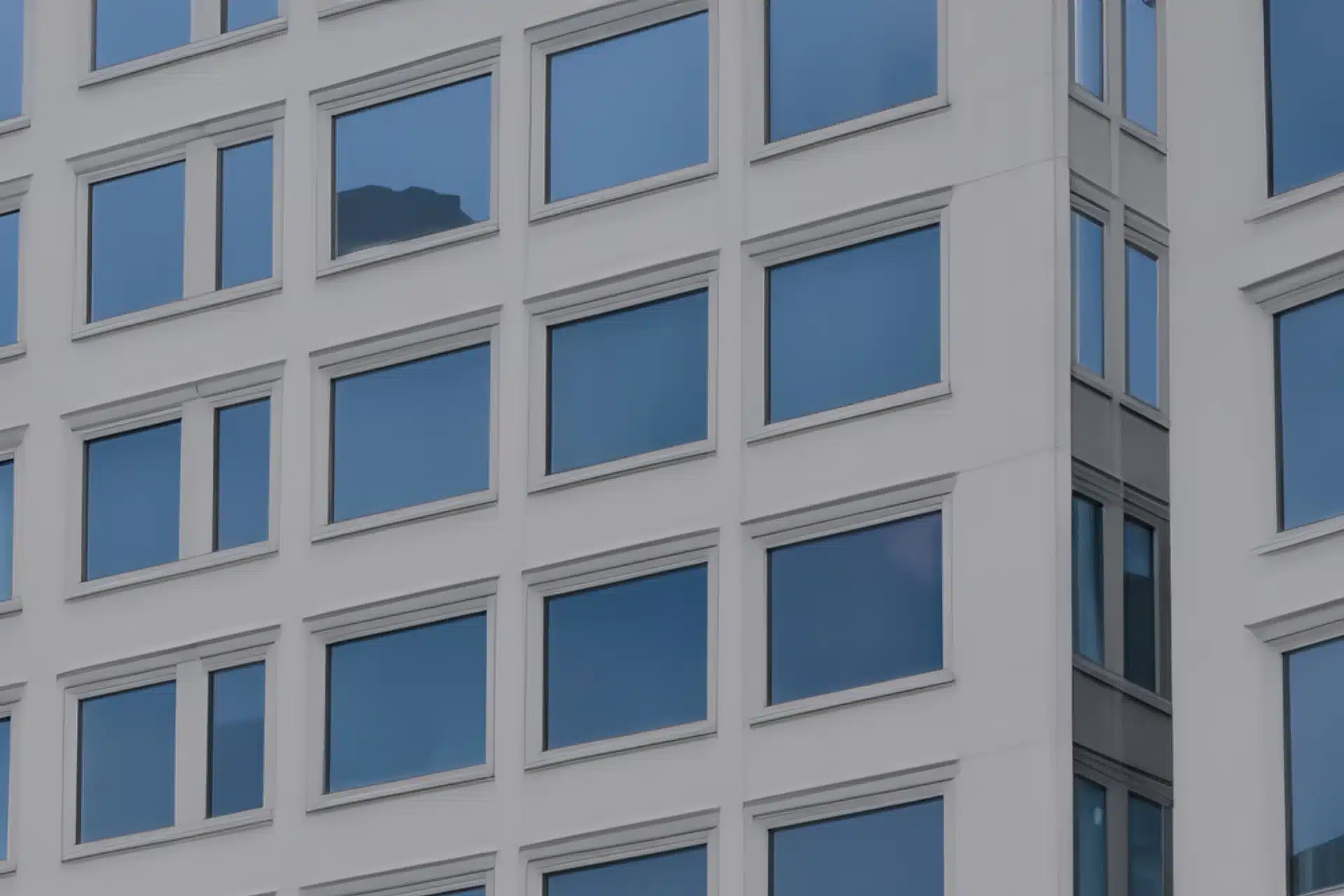 You Need To Install Performance Glass On Commercial Buildings