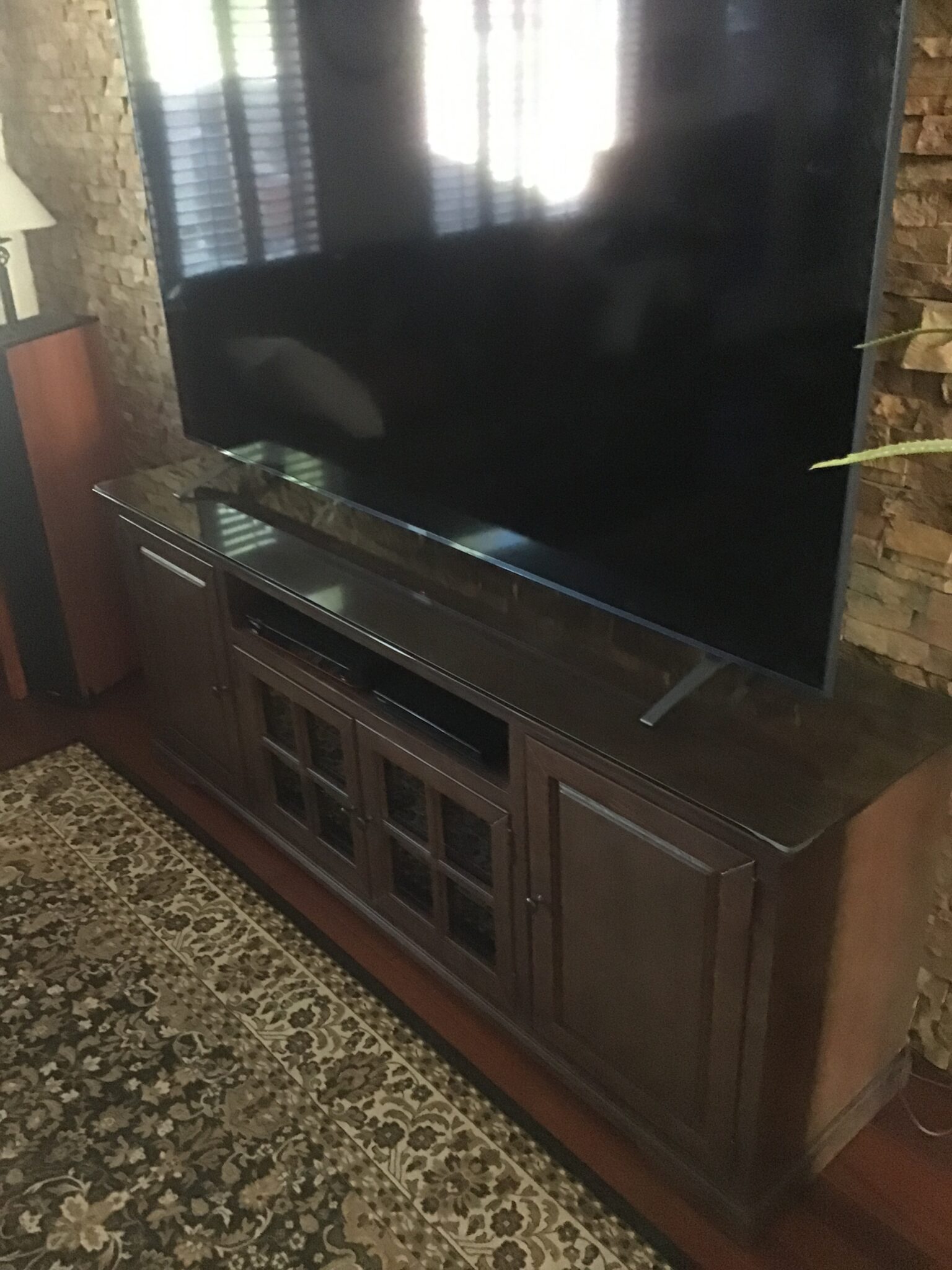 Custom Glass Cutting in Las Vegas: Any Size, Any Shape 7 A glass-topped media console