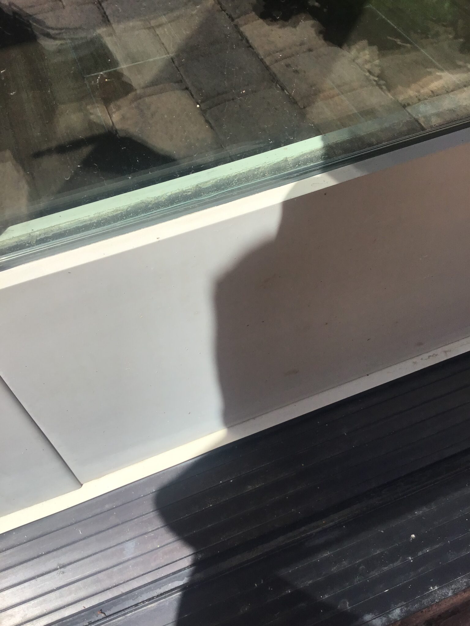 Window Replacement & Installation in Las Vegas 5 Close-up of the edge of a window glass unit