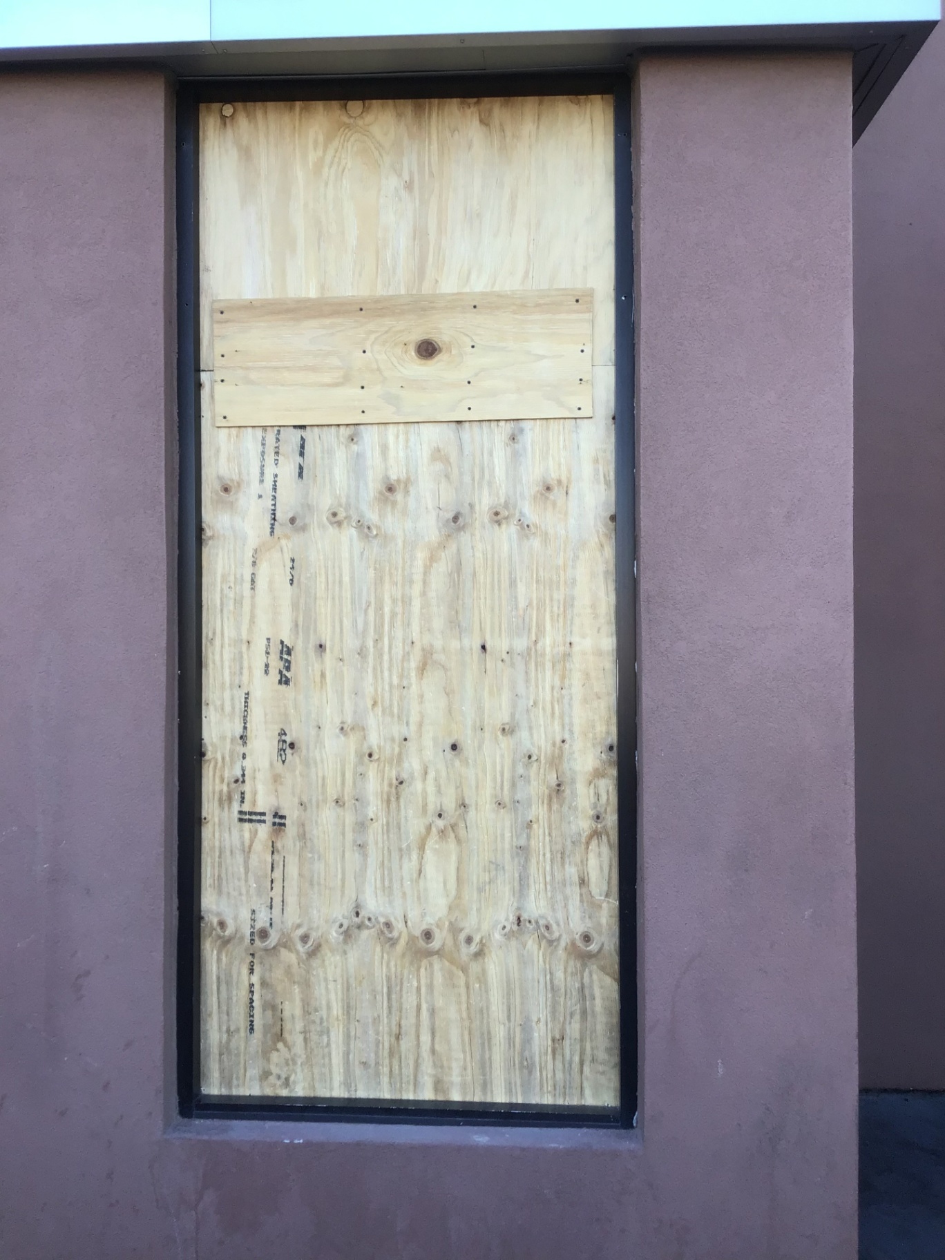 Restaurant opening boarded